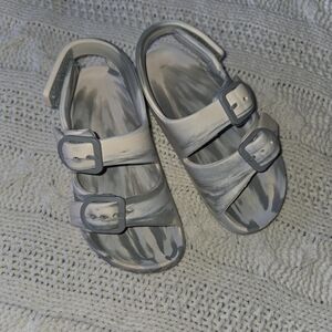 Cat & Jack Kids Gray and White Sandals